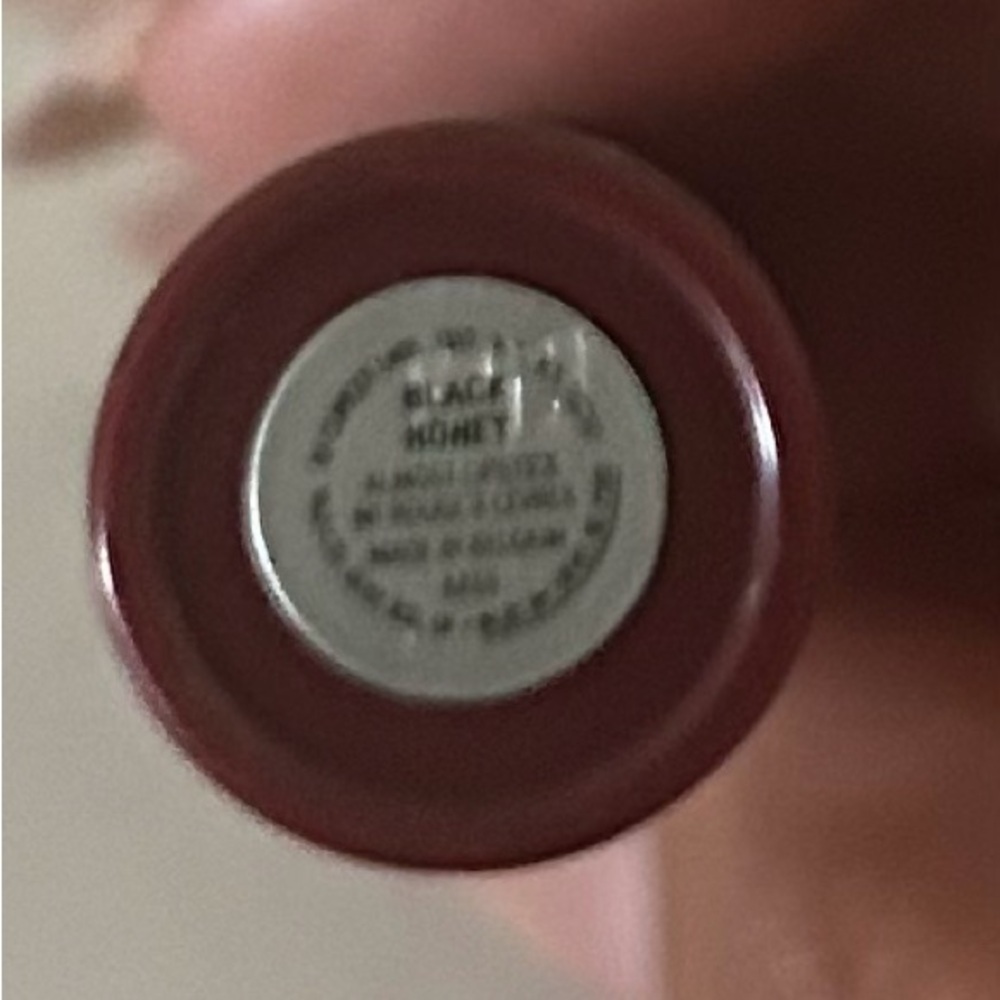 Clinique Red Lipstick Black Honey - Picture 3 of 3